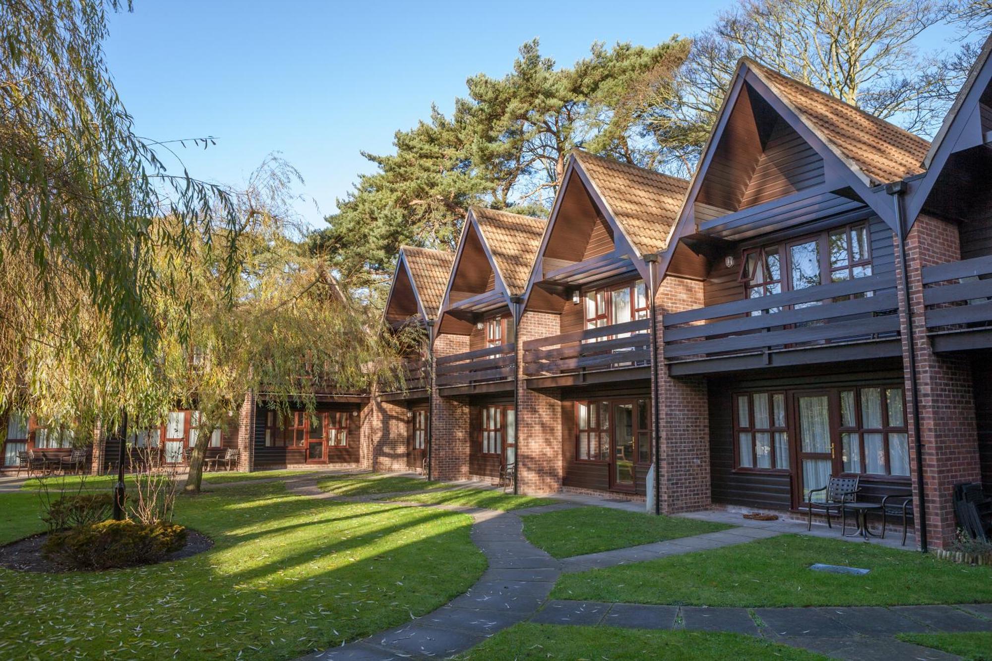 Cromer Country Club Hotel Exterior photo