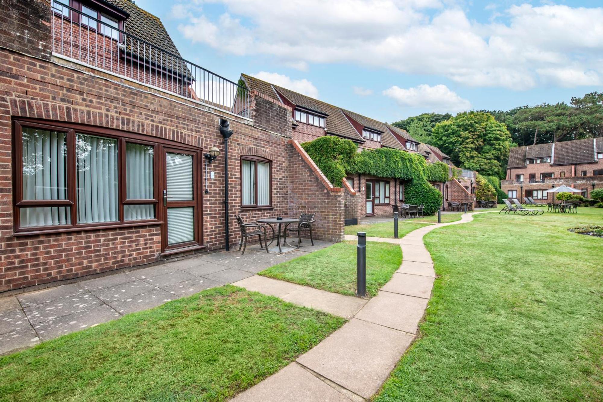 Cromer Country Club Hotel Exterior photo