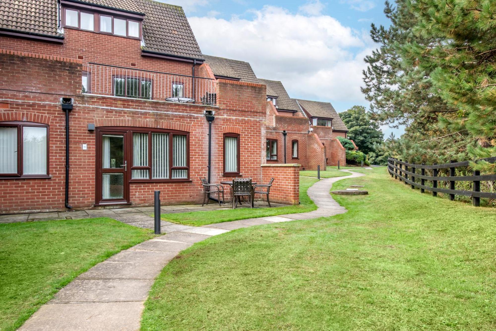 Cromer Country Club Hotel Exterior photo